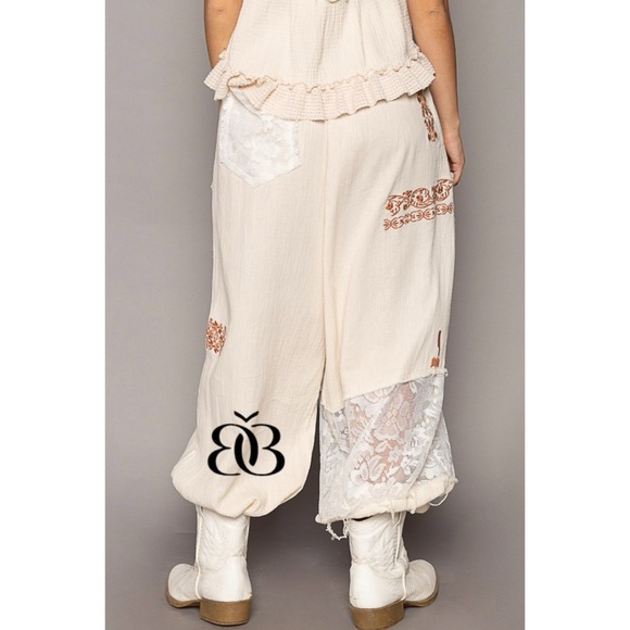 POL Cream Elastic Waist Embroidered Lace Patch Slouchy Joggers - Picture 9 of 12